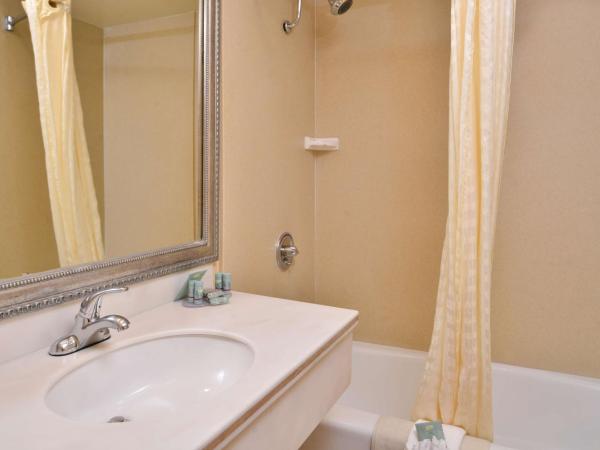 Best Western Hollywood Plaza Inn Hotel - Hollywood Walk of Fame LA : photo 6 de la chambre chambre lit king-size - non-fumeurs