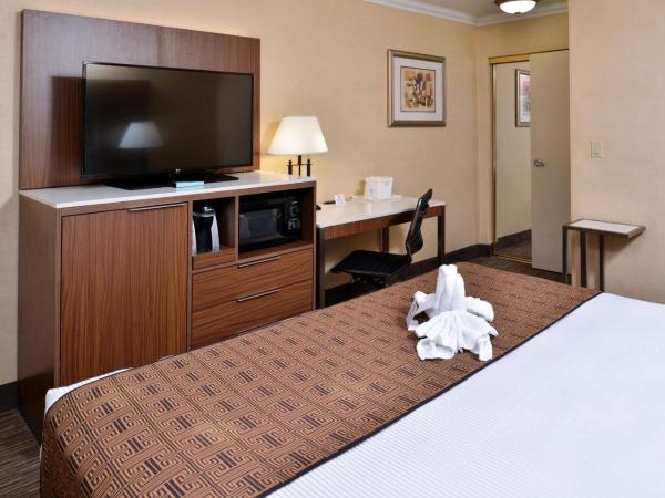 Best Western Hollywood Plaza Inn Hotel - Hollywood Walk of Fame LA : photo 8 de la chambre chambre lit king-size - accessible aux personnes à mobilité réduite