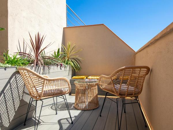 Hotel Oasis : photo 4 de la chambre chambre supérieure avec terrasse et vue