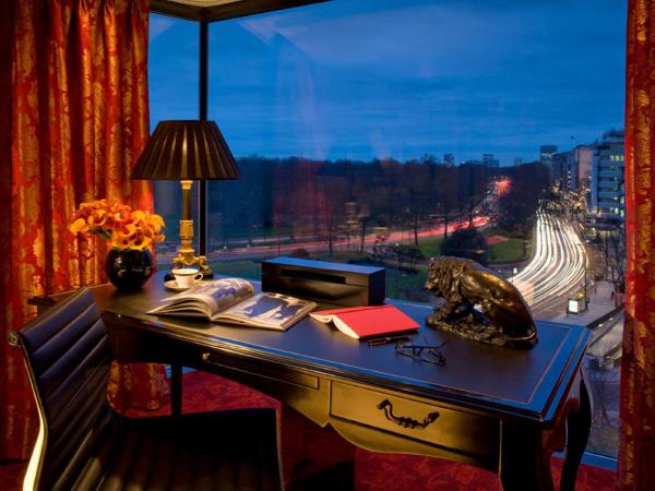 Four Seasons Hotel London at Park Lane : photo 5 de la chambre suite park avec lit king-size