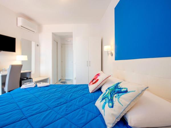 Caruso sea view : photo 5 de la chambre chambre double deluxe avec balcon - vue sur mer