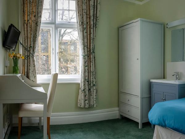 Sandfield Guest House : photo 3 de la chambre chambre simple avec salle de bains extérieure privative