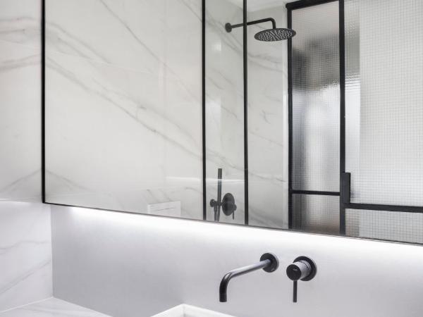 Niki Athens Hotel : photo 6 de la chambre chambre double confortable - vue sur rue