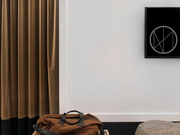 Niki Athens Hotel : photo 4 de la chambre petite chambre double avec balcon privé