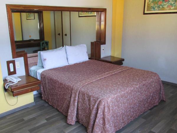 Hotel Mina : photo 3 de la chambre chambre lit queen-size