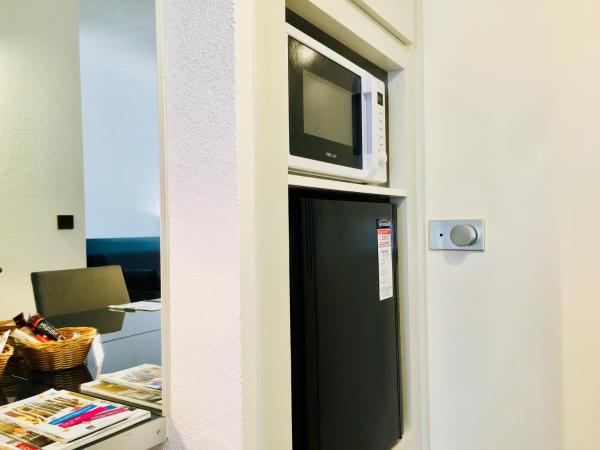 Boulogne Résidence Hotel : photo 4 de la chambre chambre triple avec baignoire