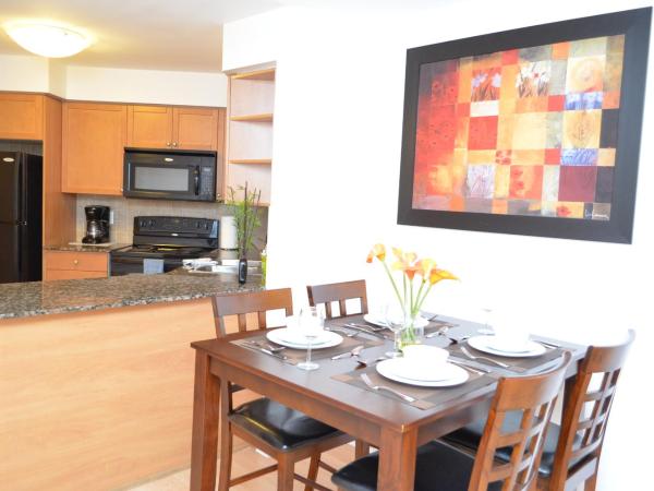 Bombay Suites Mississauga : photo 3 de la chambre two bedroom and den suites