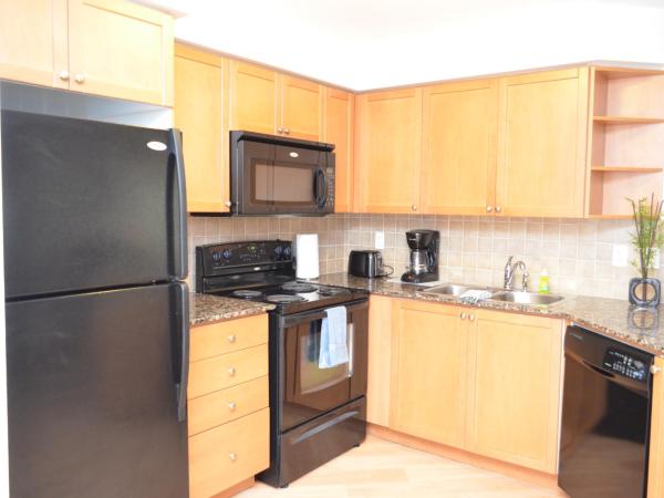 Bombay Suites Mississauga : photo 8 de la chambre two bedroom and den suites