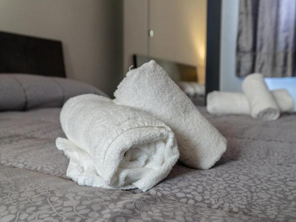 Residence Le Cure : photo 4 de la chambre appartement avec salle de bains commune et terrasse