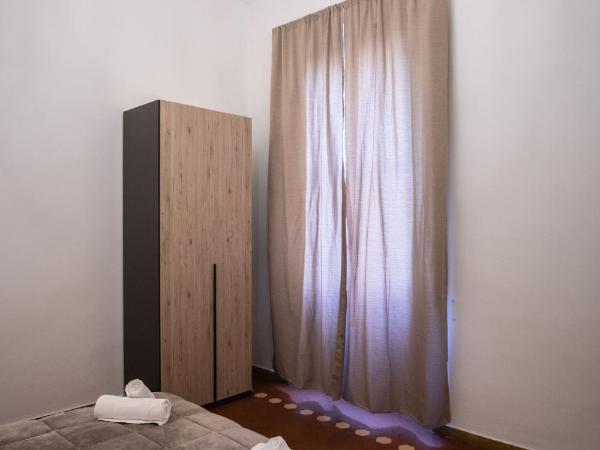 Residence Le Cure : photo 4 de la chambre chambre double avec salle de bains commune