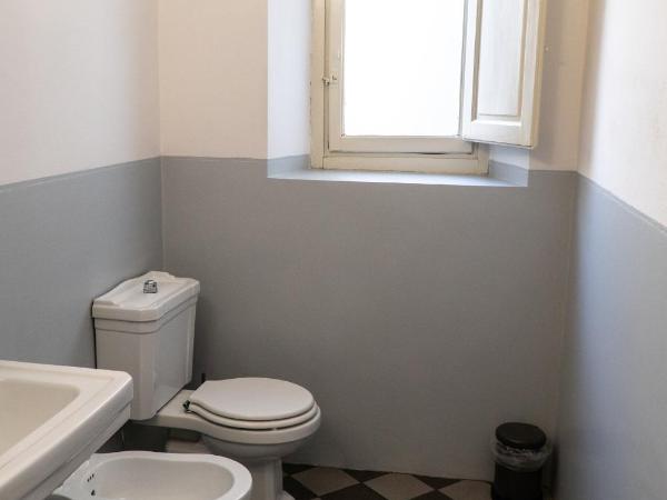 Residence Le Cure : photo 10 de la chambre chambre double avec salle de bains commune