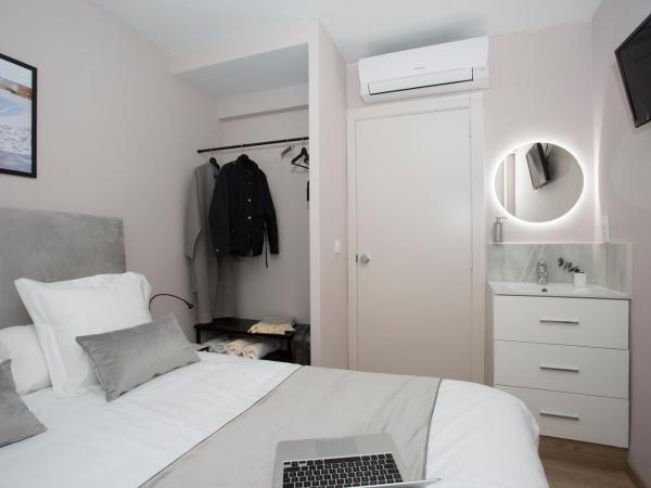 Palacios Rooms : photo 2 de la chambre chambre double avec salle de bains privative