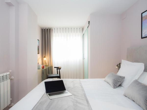 Palacios Rooms : photo 1 de la chambre chambre double avec salle de bains privative