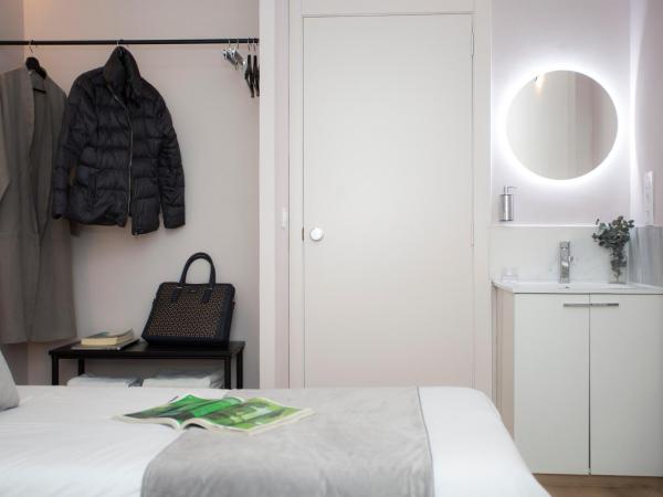 Palacios Rooms : photo 3 de la chambre chambre lits jumeaux avec salle de bains privative séparée