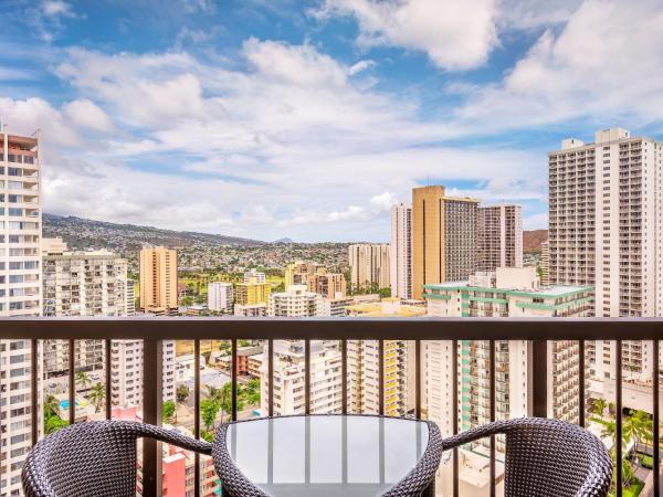 Hyatt Regency Waikiki Beach Resort & Spa : photo 6 de la chambre chambre lit king-size - vue sur ville