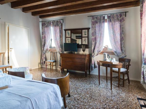 Locanda Ai Santi Apostoli : photo 9 de la chambre chambre double supérieure avec vue sur le grand canal 