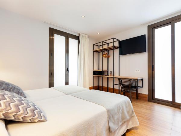 Hostal Fernando : photo 3 de la chambre chambre familiale