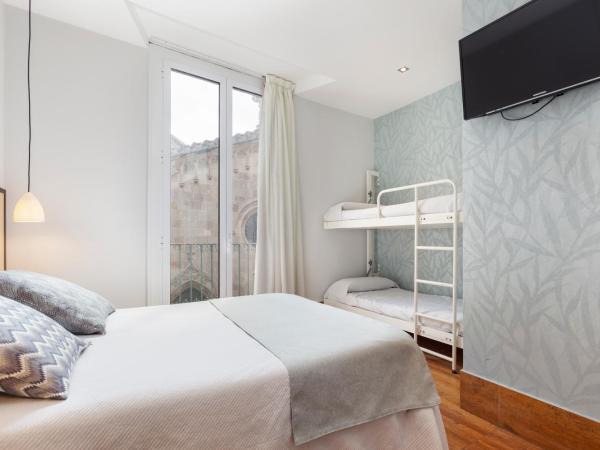 Hostal Fernando : photo 6 de la chambre chambre familiale