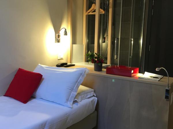 Hotel Centro : photo 2 de la chambre chambre simple avec salle de bains commune