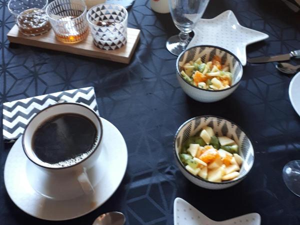 Les MIRABELLES chambres d'hôtes : photo 4 de la chambre chambre double avec salle de bains privative extérieure
