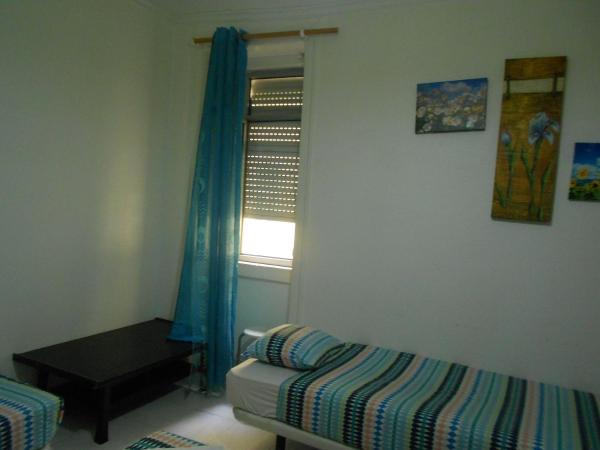 Crescent Rooms : photo 3 de la chambre chambre triple avec salle de bains commune