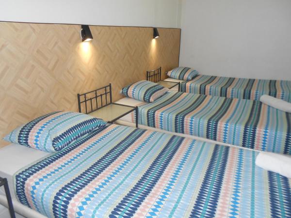 Crescent Rooms : photo 4 de la chambre chambre triple avec salle de bains commune