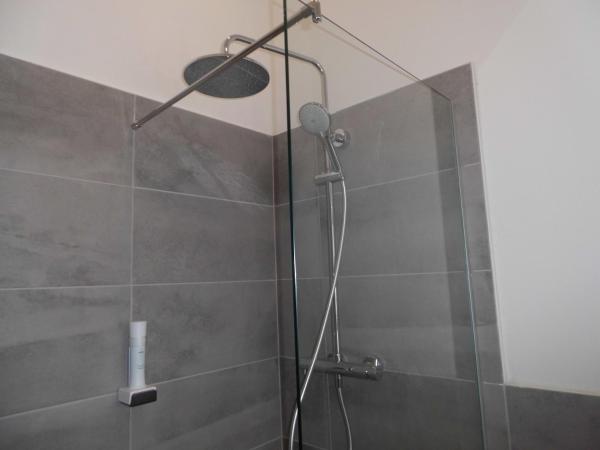 Pension Elisabeth - Rooms & Apartments : photo 6 de la chambre chambre lits jumeaux - annexe