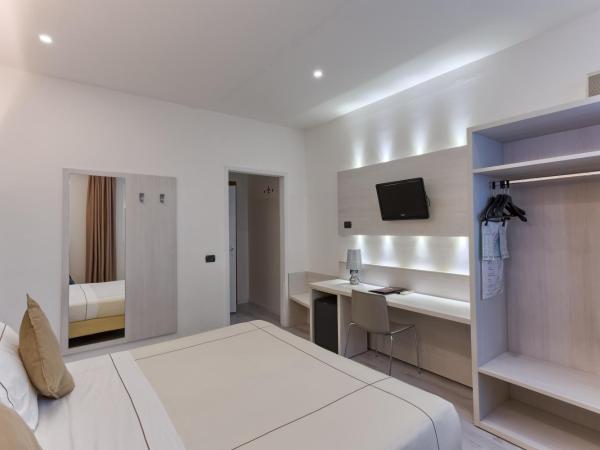 Agape Hotel AA Hotels : photo 6 de la chambre chambre double ou lits jumeaux supérieure