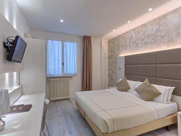 Agape Hotel AA Hotels : photo 7 de la chambre chambre double ou lits jumeaux supérieure