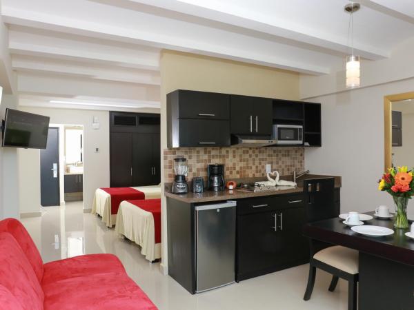 Las Flores Beach Resort : photo 2 de la chambre suite junior avec kitchenette - vue mer