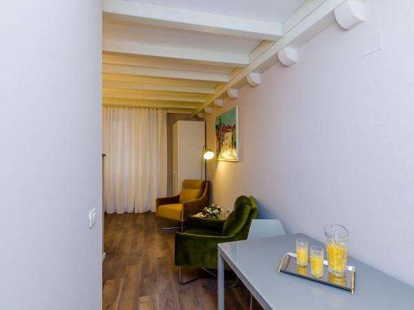 Villa Flores Studio Apartment : photo 9 de la chambre studio