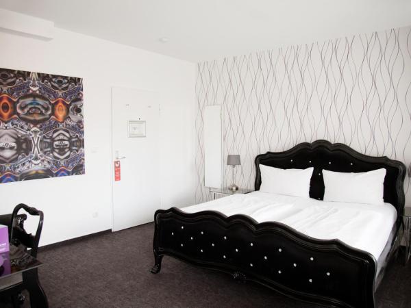 Les Nations : photo 10 de la chambre chambre double confort avec balcon