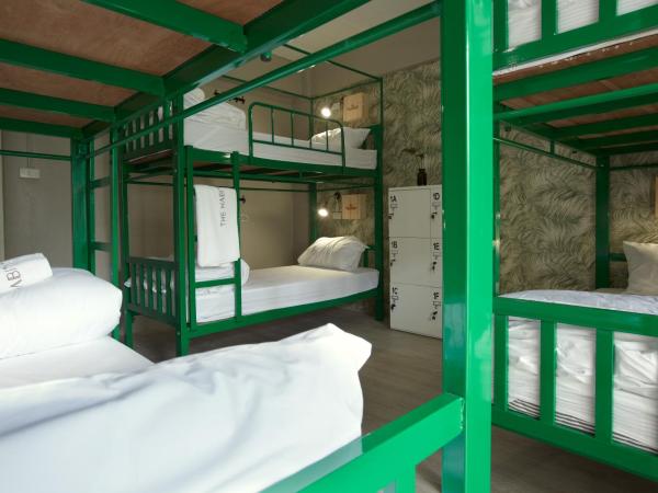 THE HABITAT Koh Chang : photo 2 de la chambre dortoir mixte de 6 lits