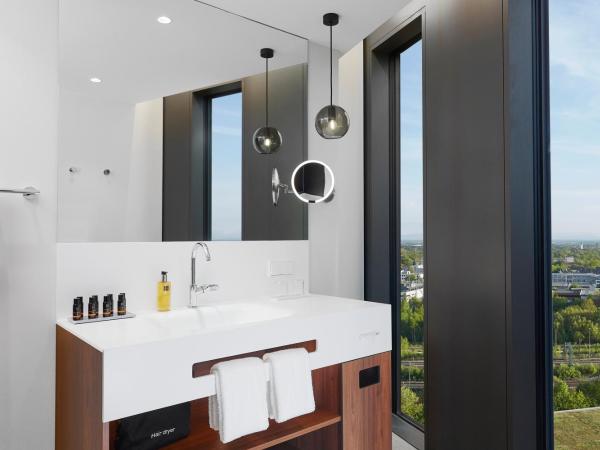 HYPERION Hotel München : photo 5 de la chambre chambre lit king-size affaires