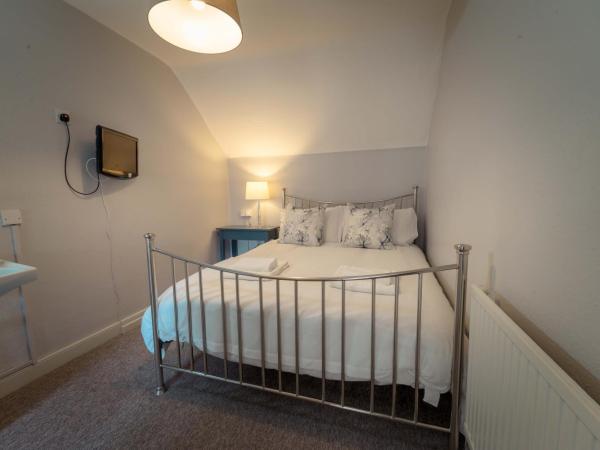 Anabelle's Guest House : photo 2 de la chambre chambre double avec salle de bains commune