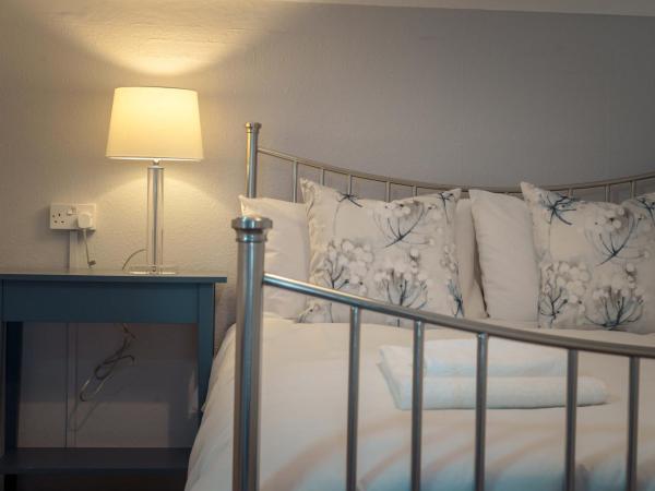 Anabelle's Guest House : photo 4 de la chambre chambre double avec salle de bains commune