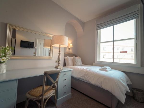 Anabelle's Guest House : photo 4 de la chambre chambre lits jumeaux avec salle de bains privative