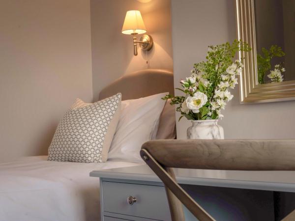 Anabelle's Guest House : photo 8 de la chambre chambre lits jumeaux avec salle de bains privative