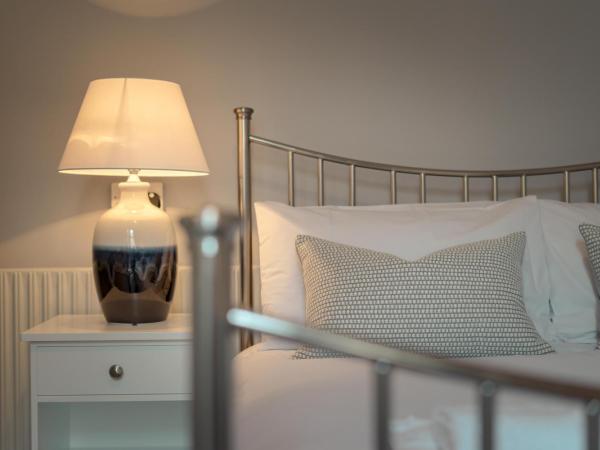 Anabelle's Guest House : photo 1 de la chambre chambre double avec salle de bains privative