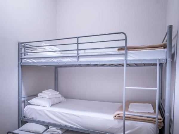 Vergina Hotel : photo 3 de la chambre chambre familiale avec lits superposés