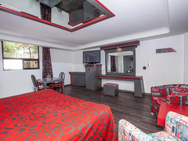 Hotel La Rosa - Sólo Adultos : photo 6 de la chambre chambre lit queen-size