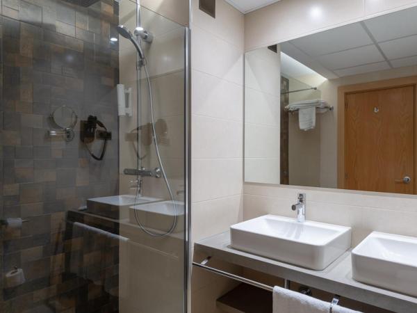 Hotel Real : photo 4 de la chambre chambre triple (3 adultes)