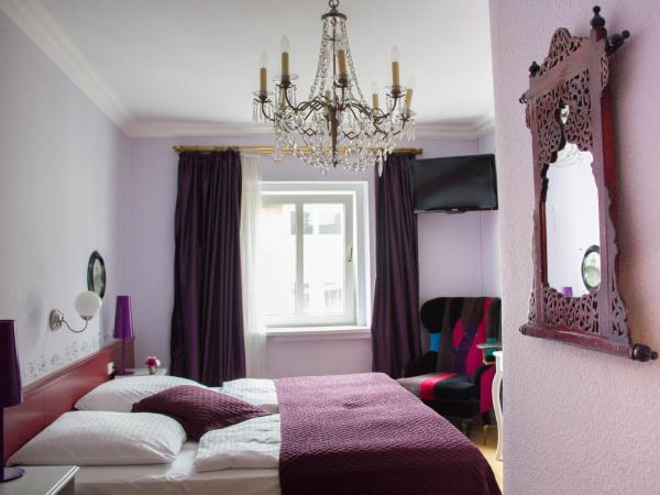 das HOTEL in München : photo 3 de la chambre chambre double ou lits jumeaux basique