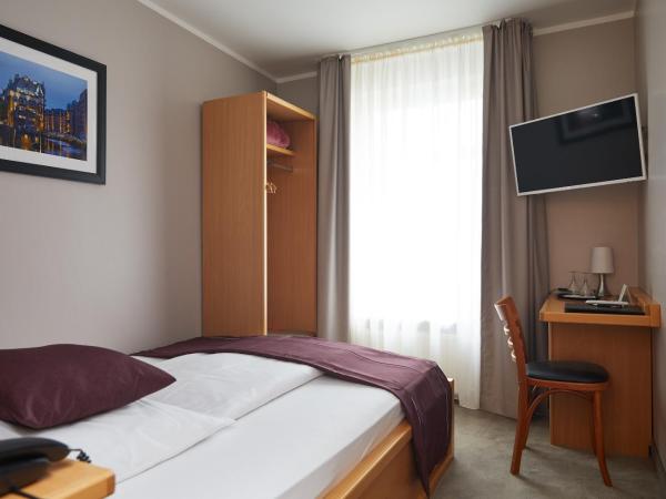 Hotel Hafentor : photo 1 de la chambre petite chambre double
