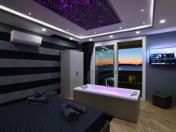 Starry Sky Charming House : photo 6 de la chambre suite lit king-size - vue sur mer