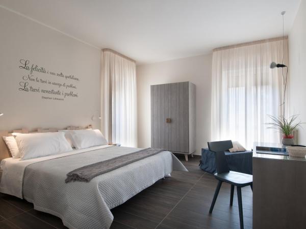 KissfromSalento B&B+Bike : photo 2 de la chambre chambre lit king-size avec balcon