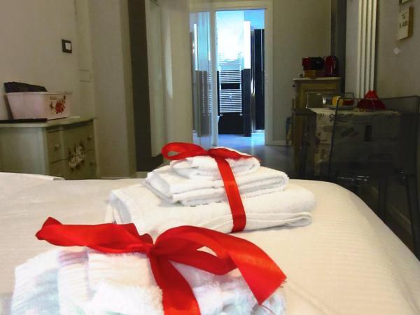 Il Sogno Torino Guesthouse : photo 1 de la chambre chambre triple avec salle de bains privative