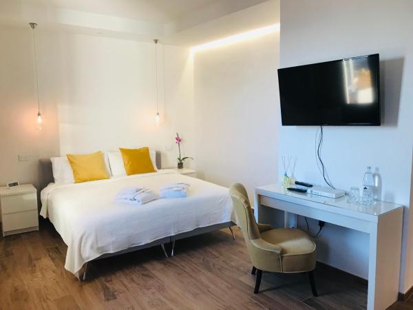Villa Greta Hotel Rooms & Suites : photo 6 de la chambre suite junior avec balcon