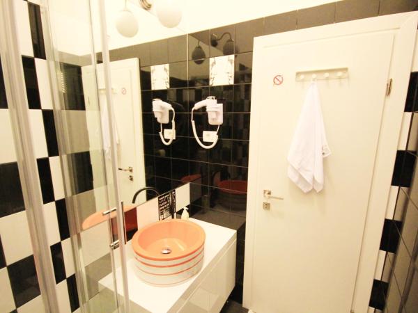 The Hostel : photo 8 de la chambre chambre double deluxe