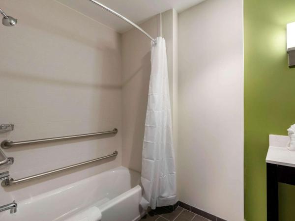 Sleep Inn & Suites Tampa South : photo 1 de la chambre chambre avec 2 lits queen-size - accessible aux personnes à mobilité réduite - non-fumeurs